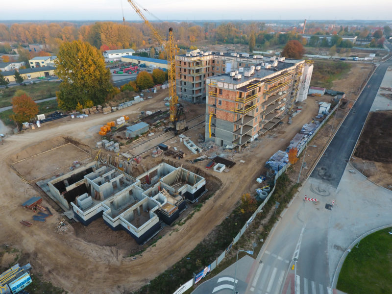 BUDYNKI WIELORODZINNE PRZY ULICY BORA KOMOROWSKIEGO 14 I 16 W EŁKU
